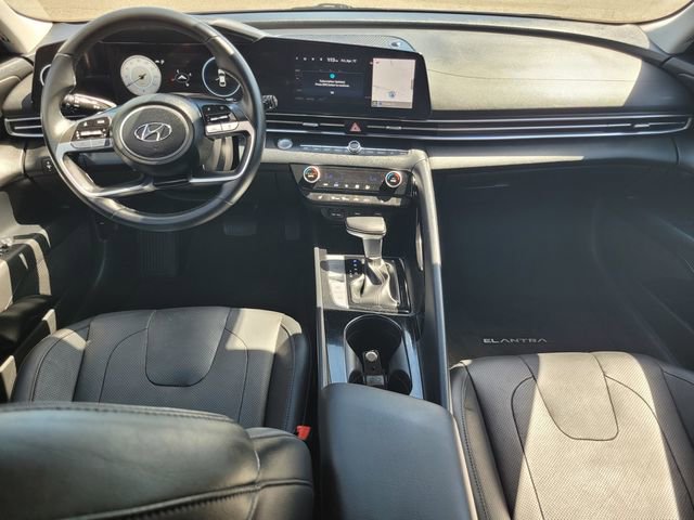 Used 2022 Hyundai Elantra Limited w/ Preferred Accessory Package FWD image 14