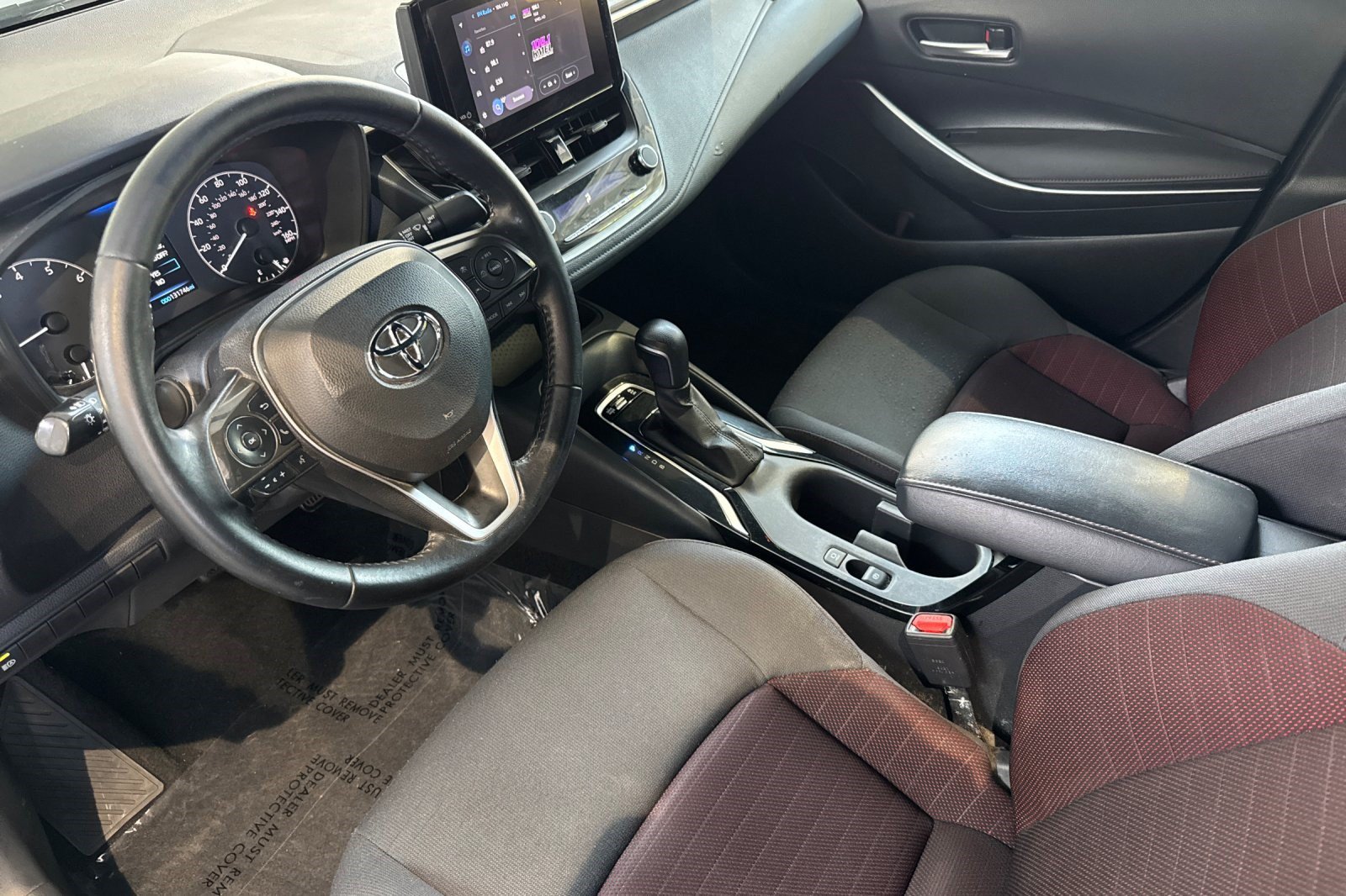 Used 2023 Toyota Corolla SE w/ Carpet Mat Package (TMS) FWD image 11
