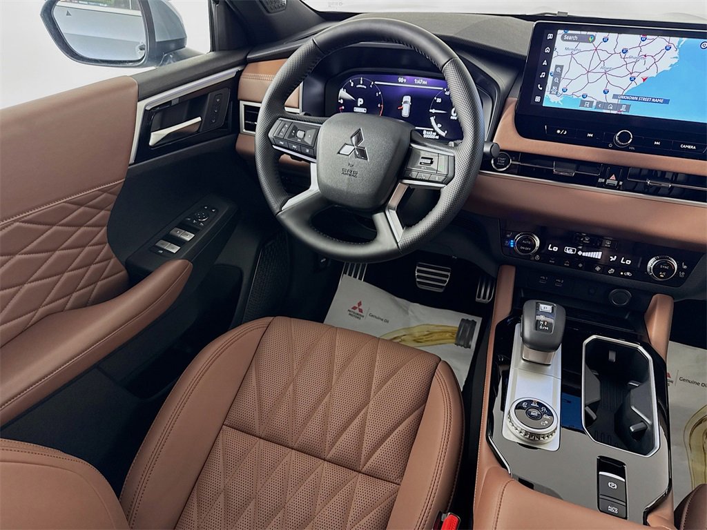 New 2025 Mitsubishi Outlander SEL image 24