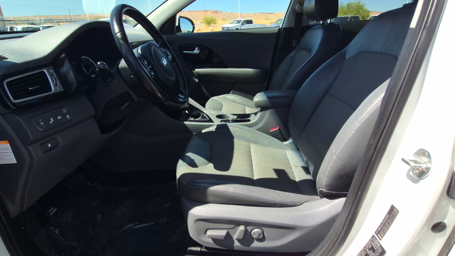 Used 2019 Kia Niro EX FWD image 14