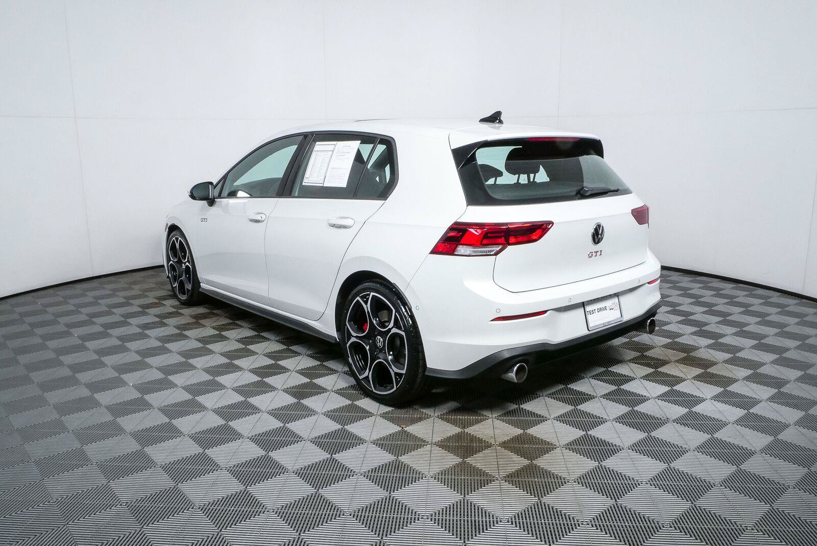 Certified 2025 Volkswagen GTI Autobahn FWD image 32