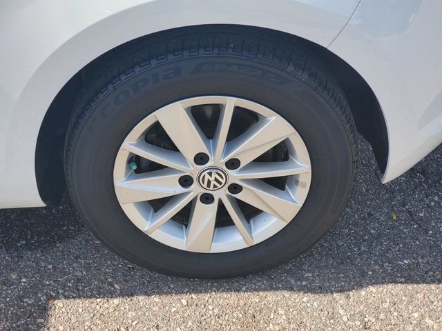 Used 2015 Volkswagen Golf S FWD image 7