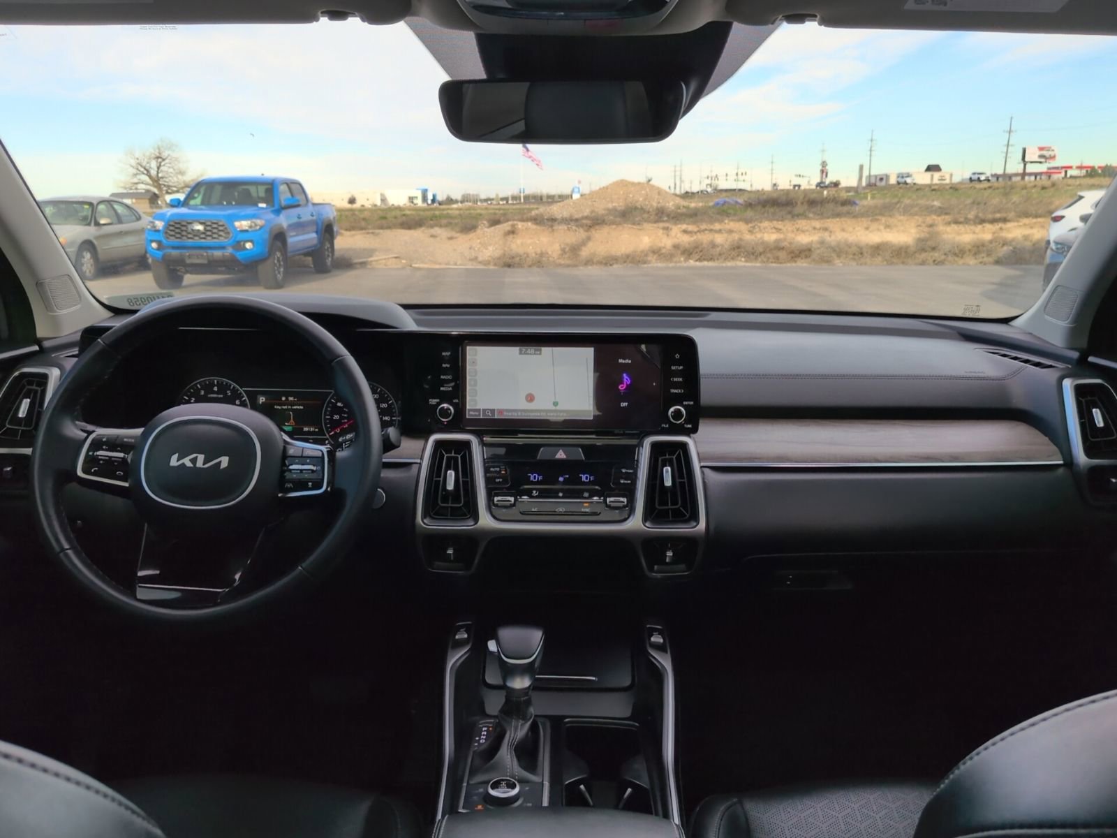 Used 2023 Kia Sorento X-Line EX image 16