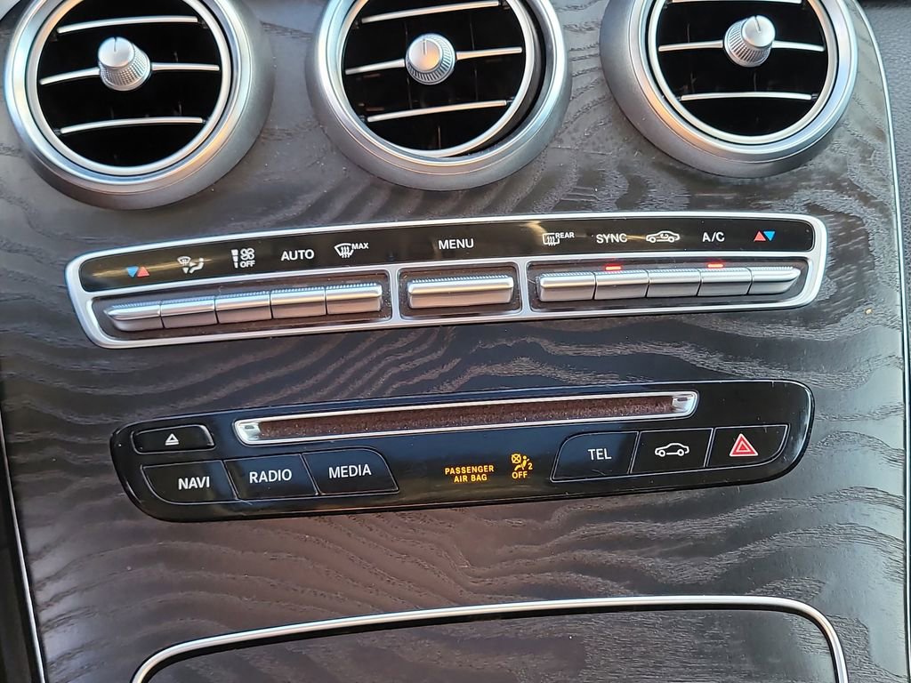 Used 2017 Mercedes-Benz GLC 300 4MATIC Coupe image 23