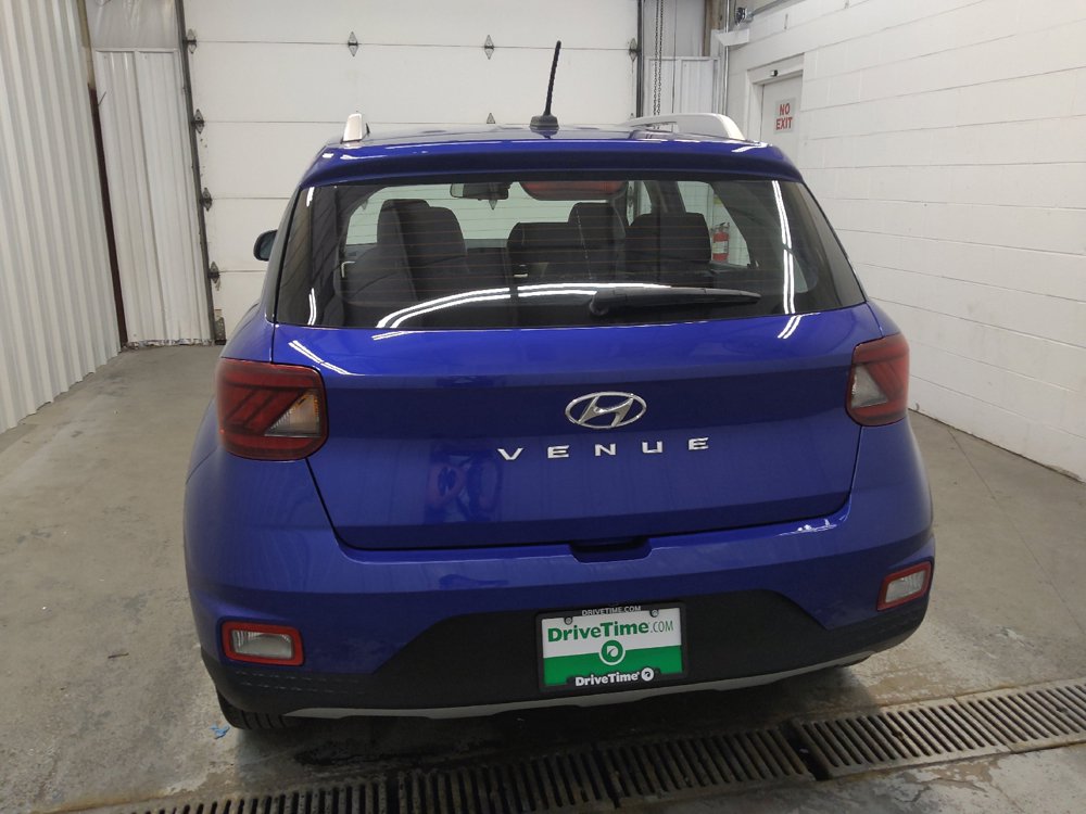 Used 2025 Hyundai Venue Limited FWD image 6