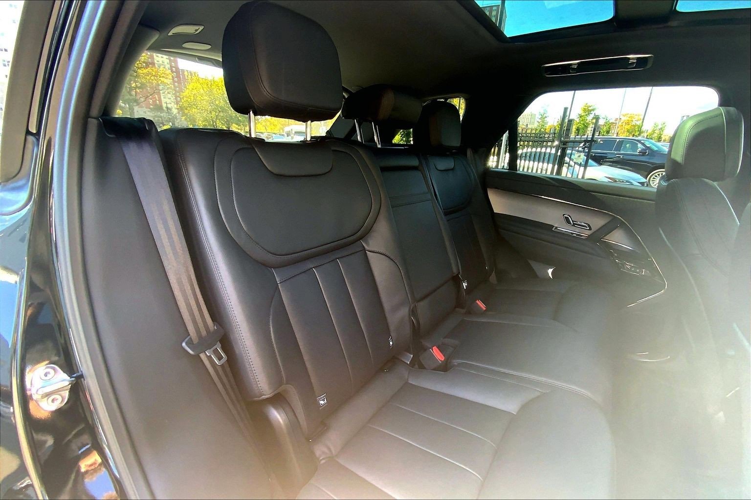 Used 2025 Land Rover Range Rover Sport image 19