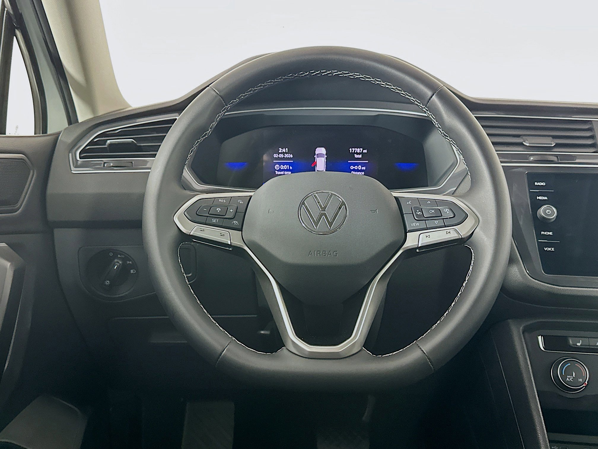 Used 2024 Volkswagen Tiguan S image 17