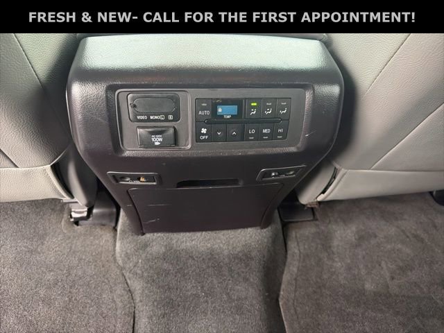 Used 2014 Toyota Sequoia Platinum image 38