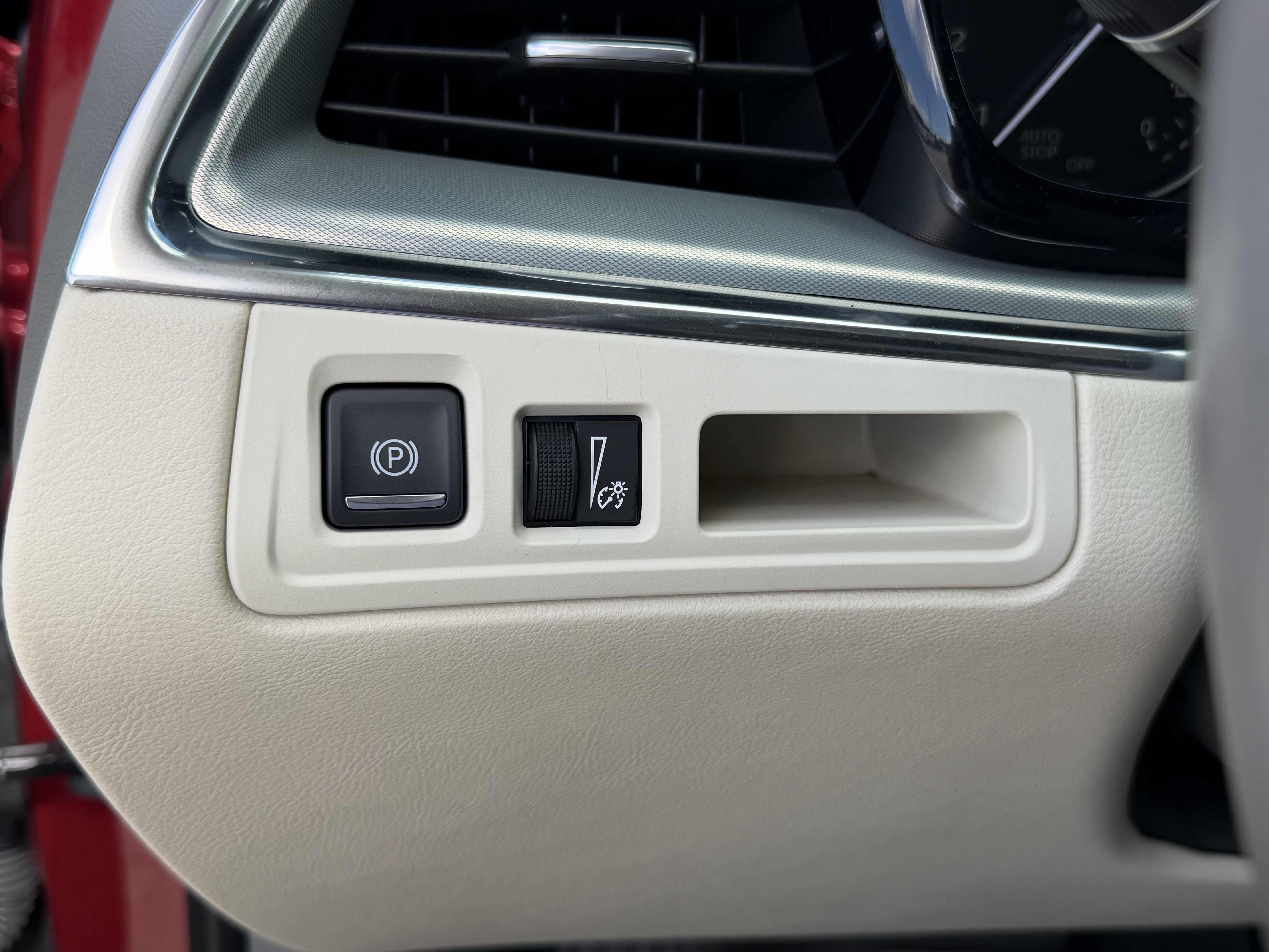 Used 2020 Cadillac XT5 Premium Luxury FWD image 23