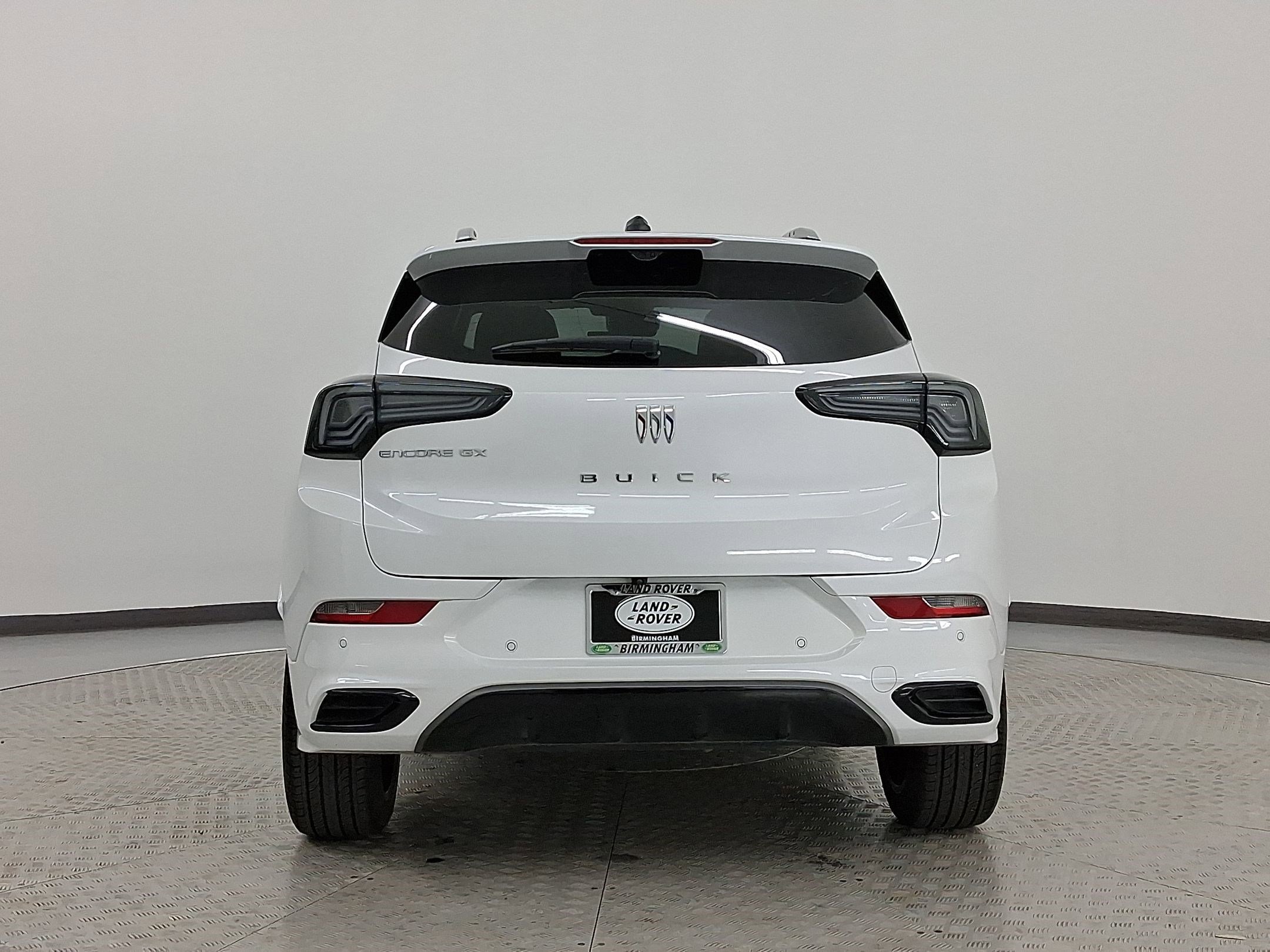 Used 2025 Buick Encore GX Avenir w/ Avenir Technology Package image 10