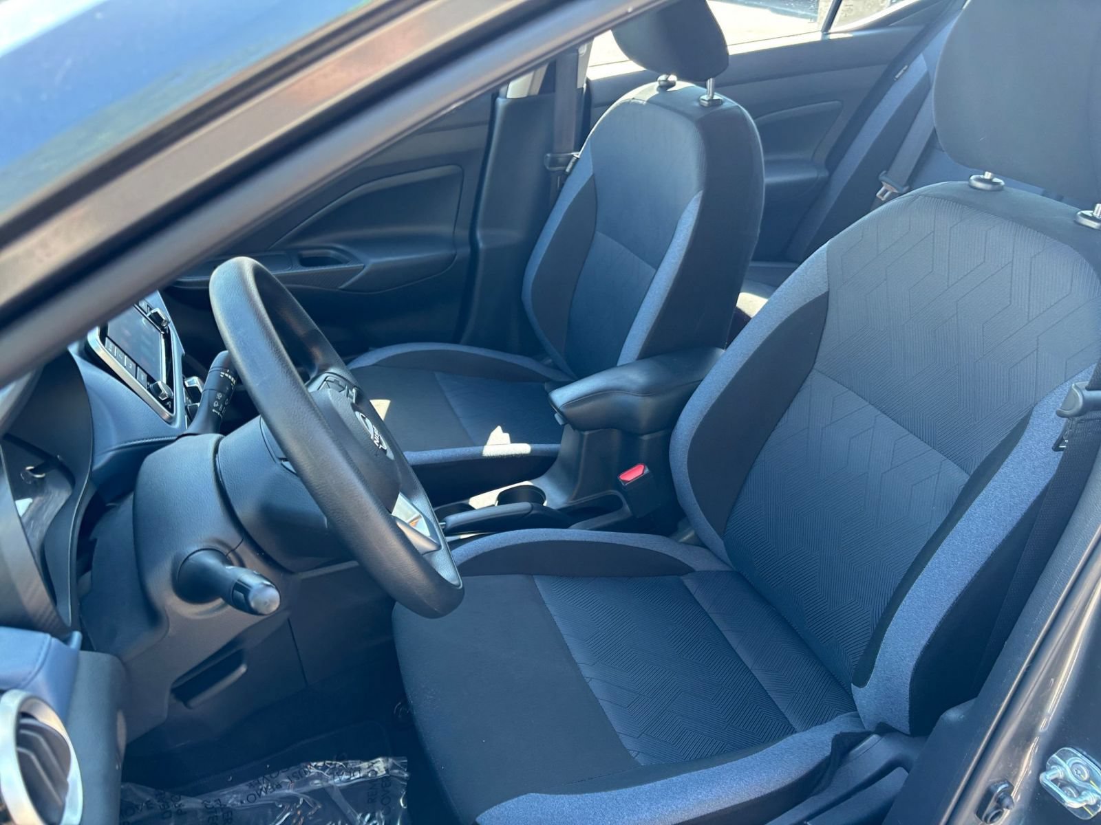 Used 2025 Nissan Versa SV FWD image 35