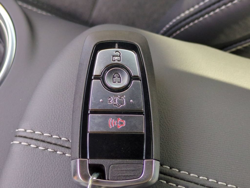 Used 2025 Ford Mustang Coupe RWD image 31