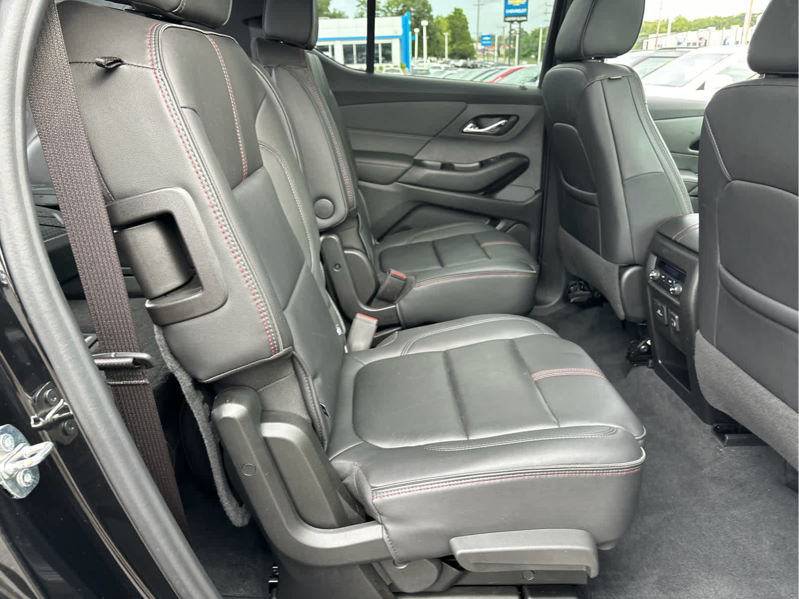Certified 2023 Chevrolet Traverse RS w/ LPO, Floor Liner Package AWD/4WD image 29