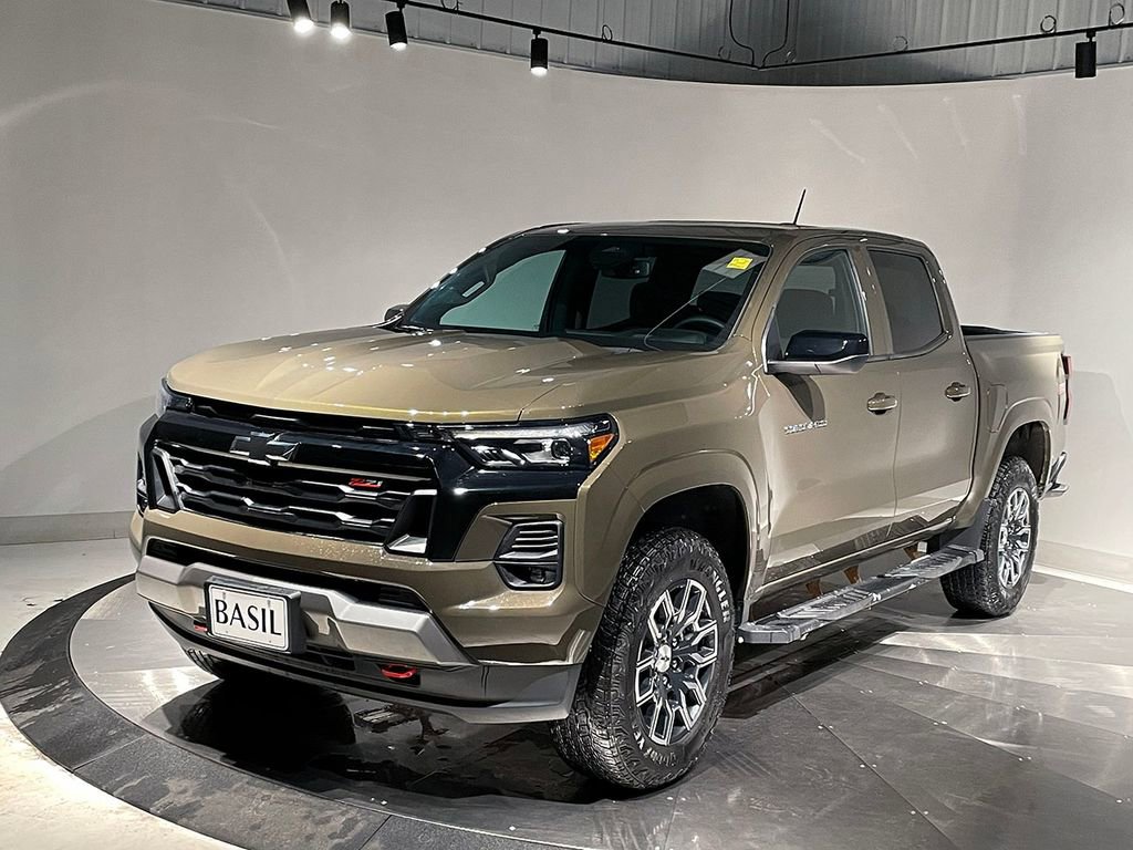 Used 2023 Chevrolet Colorado Z71 w/ Z71 Convenience Package 2 image 8
