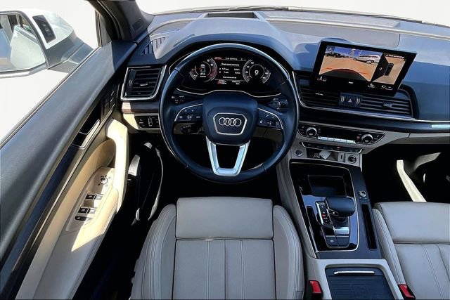 Used 2023 Audi Q5 2.0T Prestige w/ Prestige Package image 5