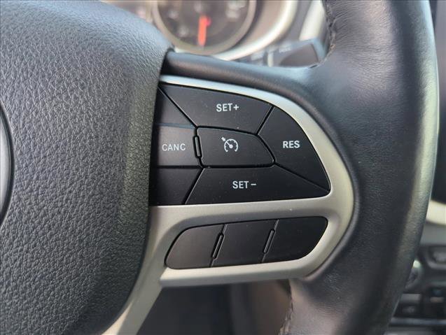 Used 2018 Jeep Cherokee Latitude Plus image 12