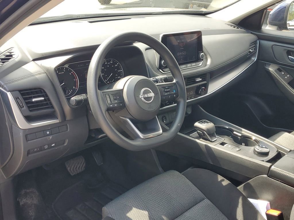 Used 2024 Nissan Rogue SV AWD/4WD image 16