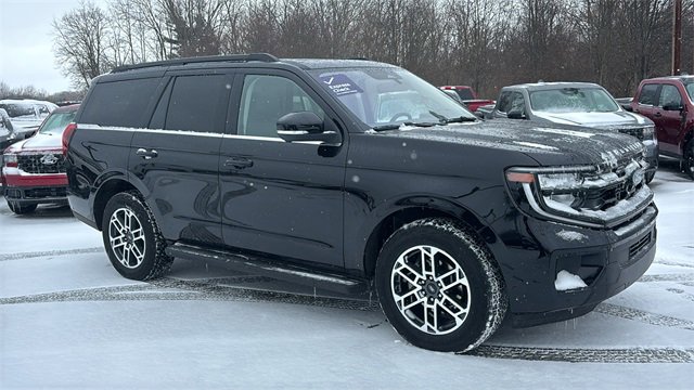 Used 2025 Ford Expedition Active image 28