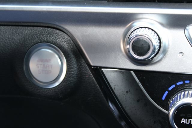 Used 2024 Kia Telluride LX FWD image 21