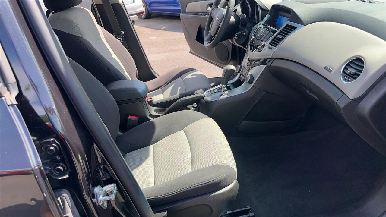 Used 2016 Chevrolet Cruze LS image 34