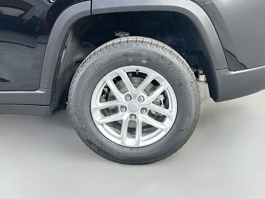 New 2026 Jeep Grand Cherokee Laredo X AWD/4WD image 17