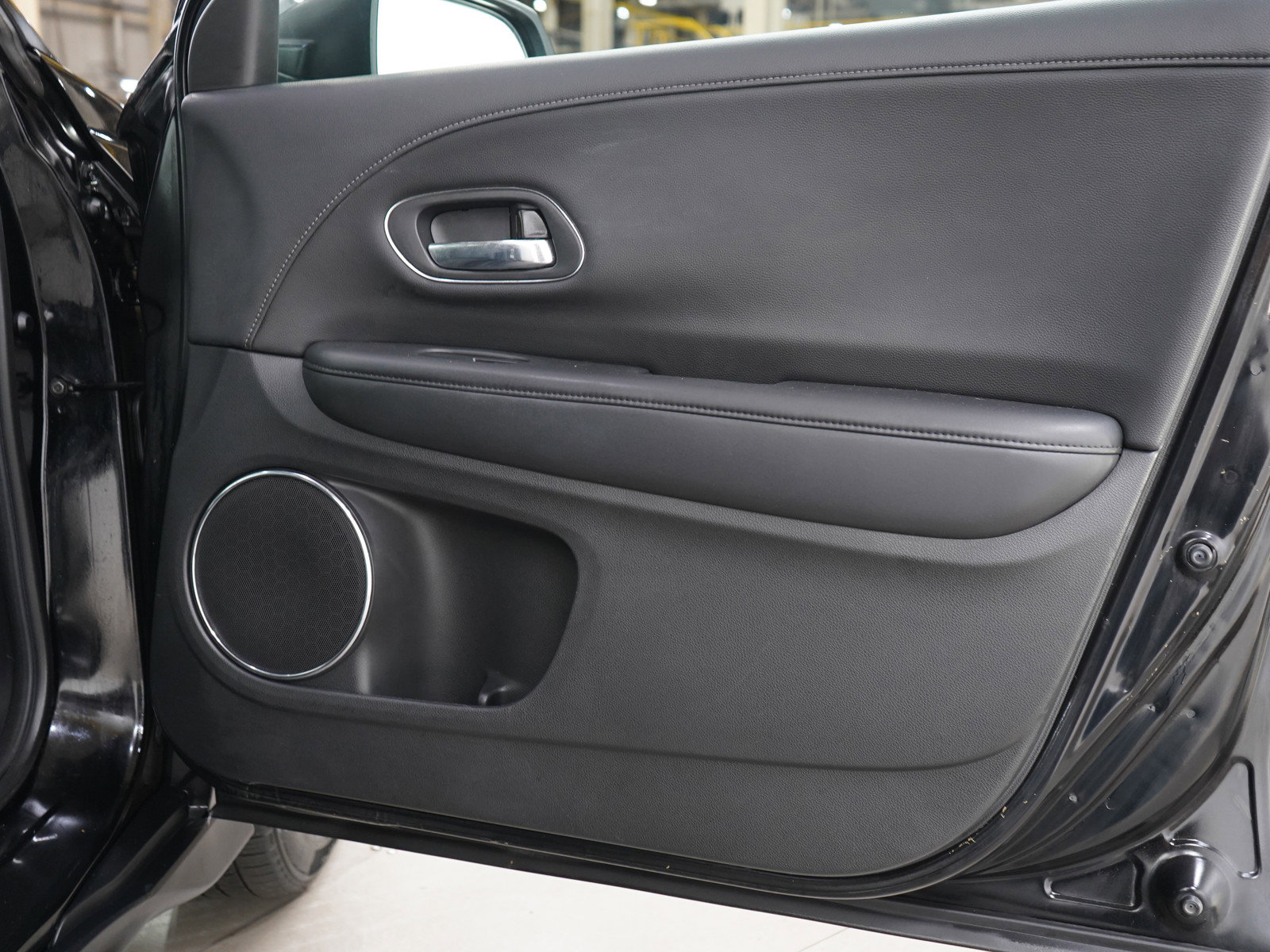 Used 2016 Honda HR-V EX-L image 9