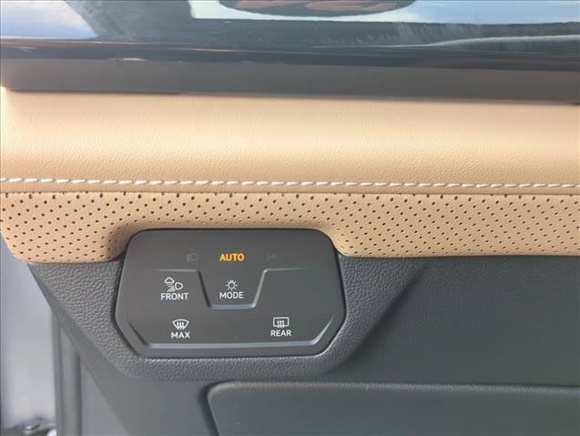 Used 2024 Volkswagen Atlas Cross Sport SEL R-Line AWD/4WD image 20