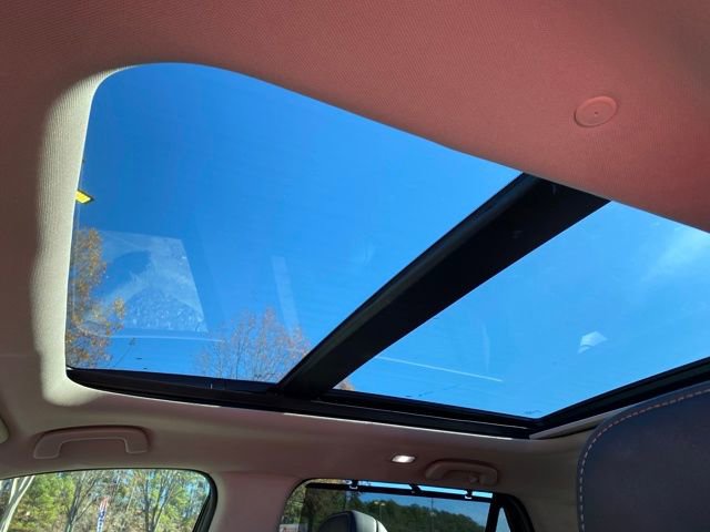 Used 2024 Honda Pilot Touring image 22