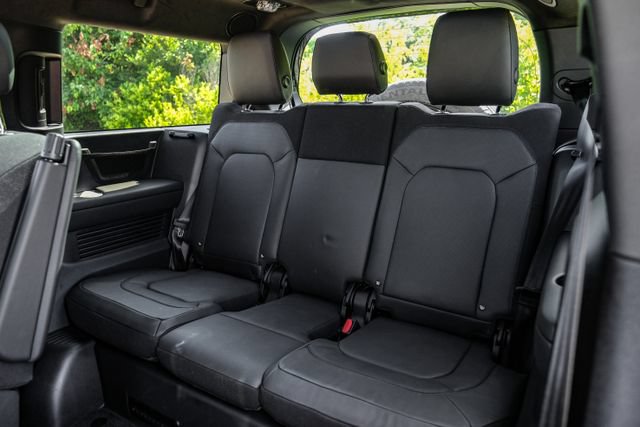 Used 2025 Land Rover Defender 130 V8 AWD/4WD image 59