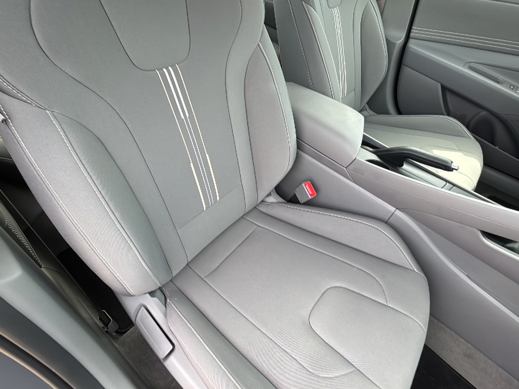 Used 2025 Hyundai Elantra Sport FWD image 48
