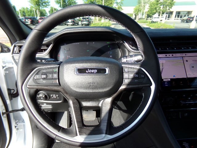 Used 2024 Jeep Grand Cherokee Limited 4xe image 10