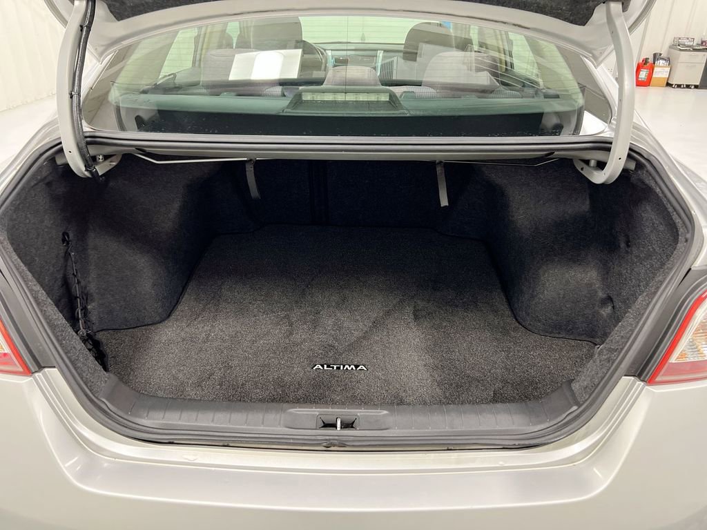 Used 2013 Nissan Altima 3.5 SV FWD image 24