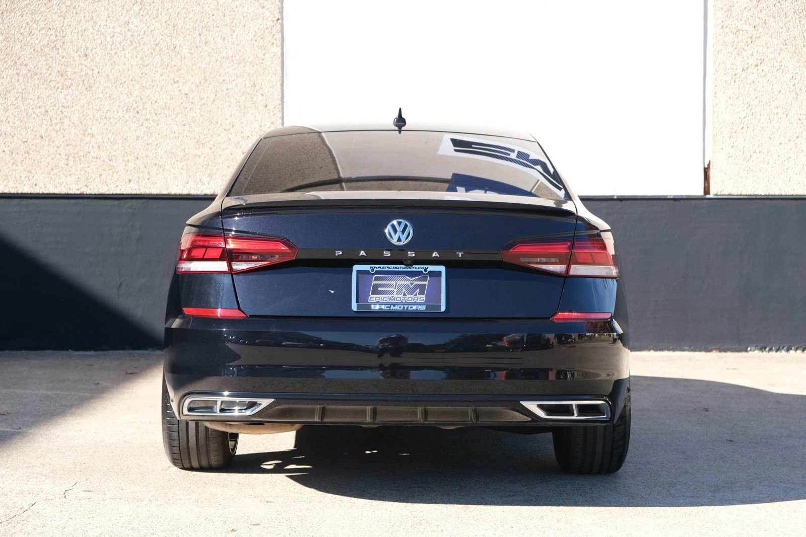 Used 2022 Volkswagen Passat 2.0T R-Line FWD image 8