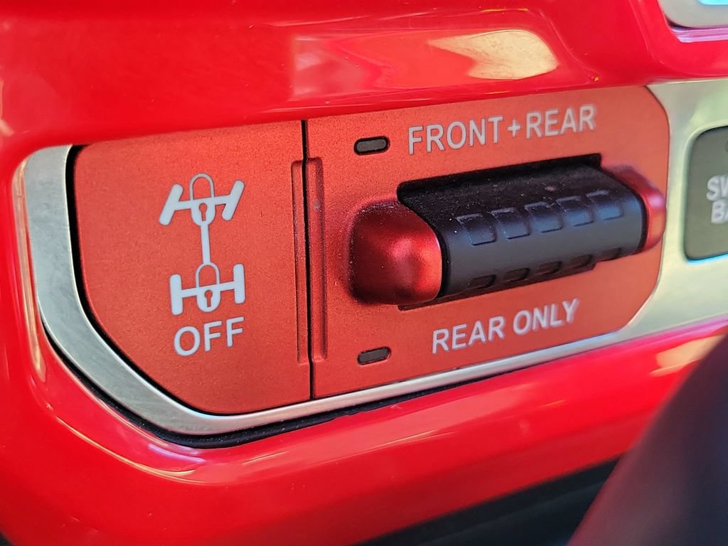Used 2018 Jeep Wrangler Unlimited Rubicon w/ Dual Top Group AWD/4WD image 19