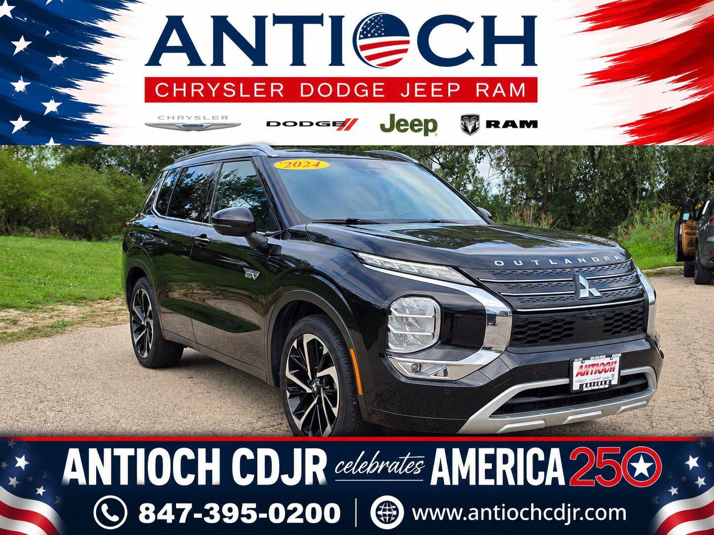 Used 2024 Mitsubishi Outlander 4WD Plug-In Hybrid image 1