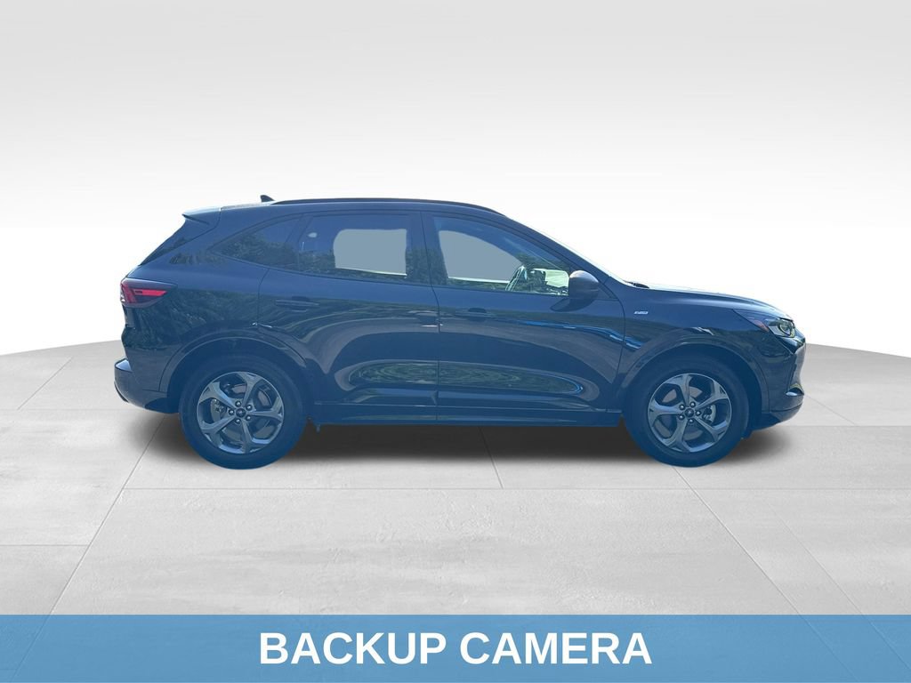Used 2024 Ford Escape ST-Line w/ Tech Pack #1 FWD image 9