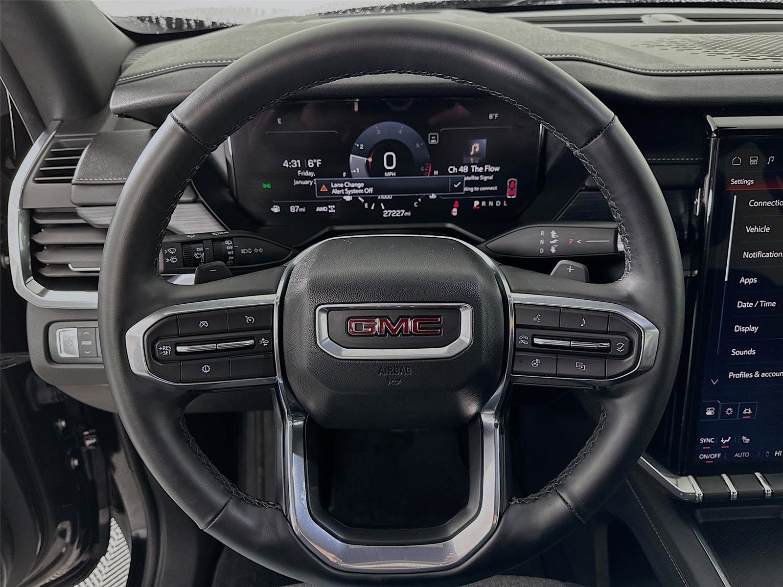 Used 2025 GMC Acadia Elevation image 12