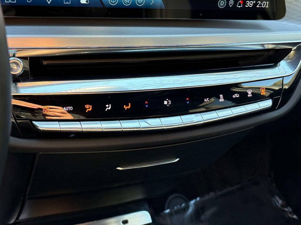 Used 2024 Cadillac Lyriq Luxury w/ LPO, Floor Liner Package image 27