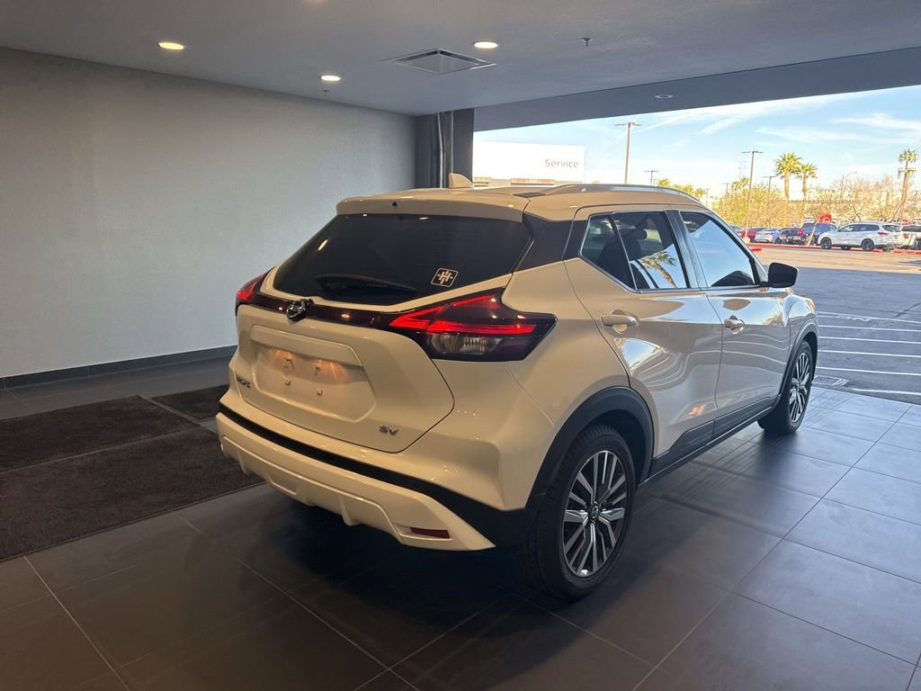 Used 2021 Nissan Kicks SV image 9