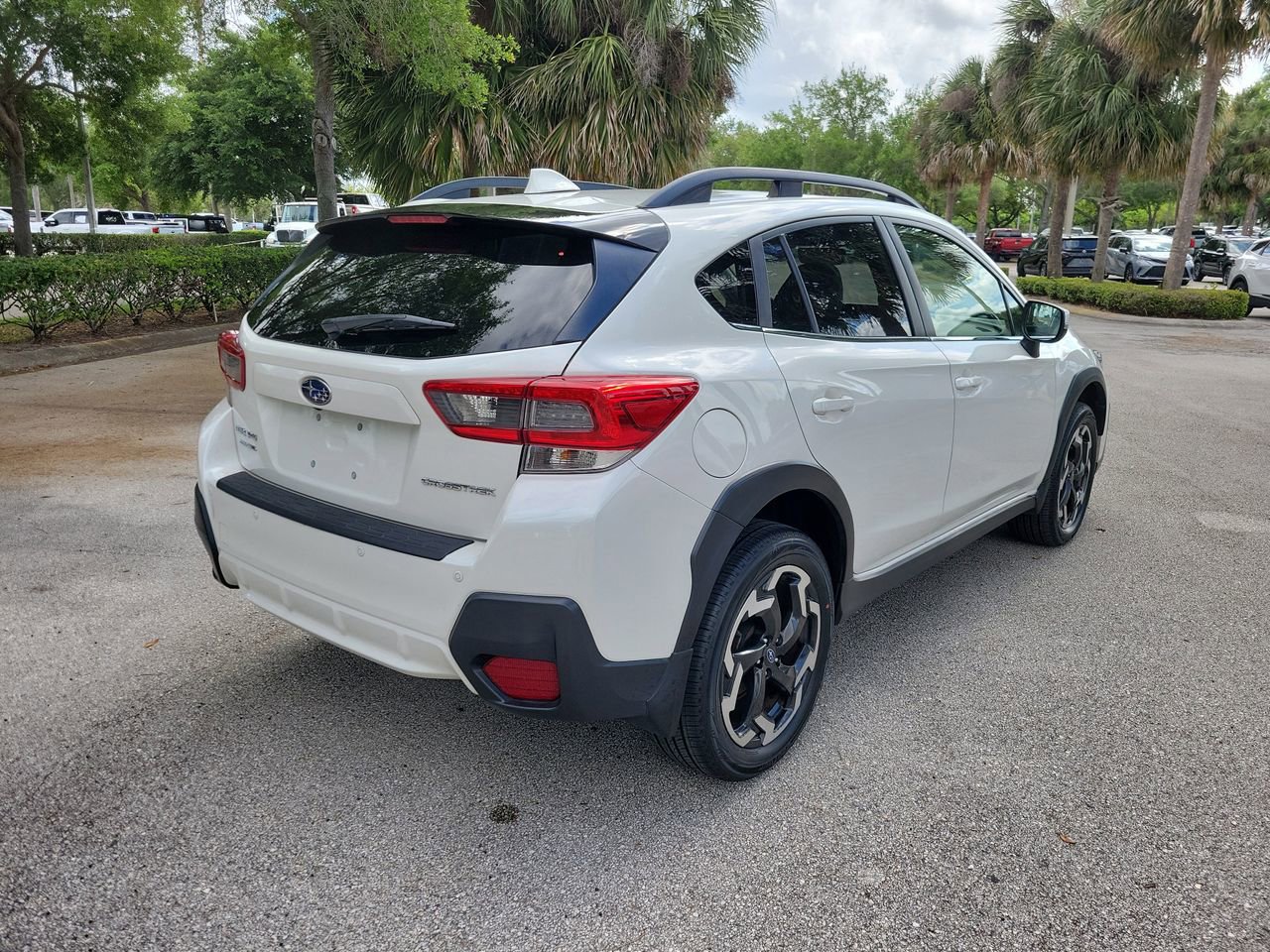 Used 2022 Subaru Crosstrek 2.5i Limited w/ Moonroof Package 2 AWD/4WD image 3