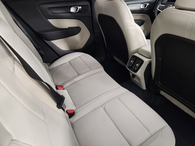 New 2026 Volvo XC40 B4 Plus w/ Protection Package Premier image 31