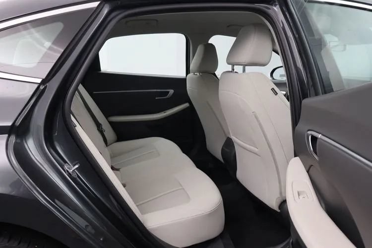 Used 2025 Hyundai Sonata SEL FWD image 17