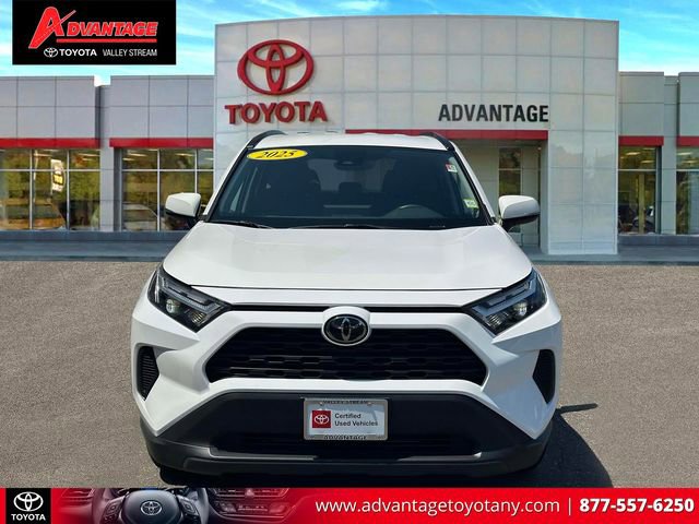 Used 2025 Toyota RAV4 XLE FWD video 2