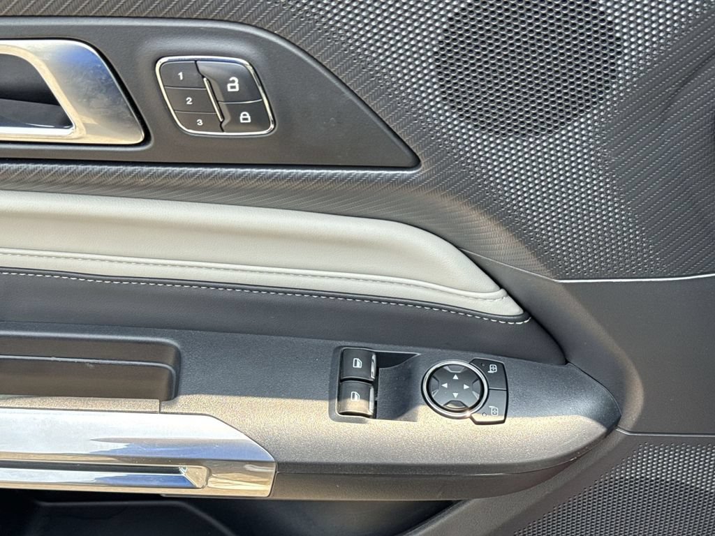 Used 2025 Ford Mustang GT Premium RWD image 15