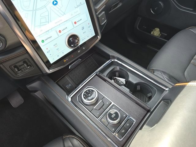 Used 2024 Ford Expedition Platinum AWD/4WD image 21