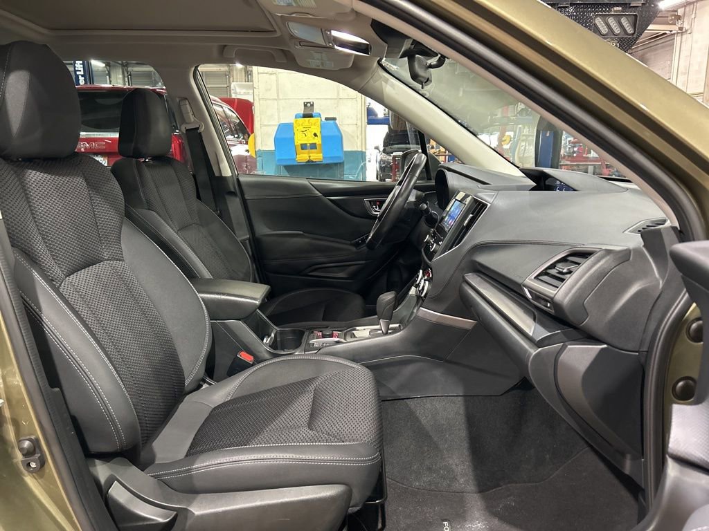 Used 2023 Subaru Forester Premium image 41