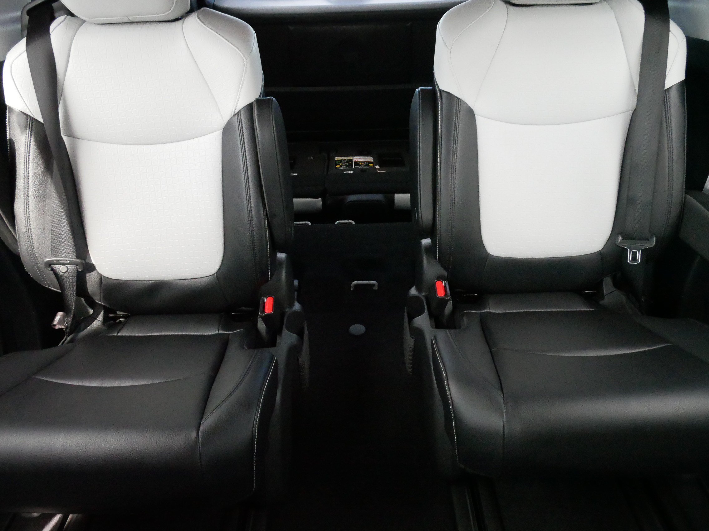 Certified 2026 Toyota Sienna XSE FWD image 13