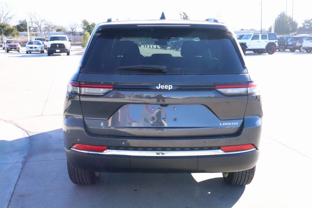 New 2025 Jeep Grand Cherokee Laredo X w/ Luxury Tech Group I RWD image 22