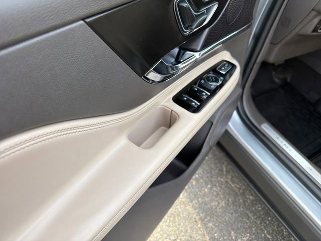 Certified 2024 Lincoln Corsair AWD w/ Equipment Group 101A image 15