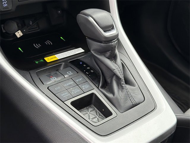 Used 2022 Toyota RAV4 XLE Premium image 32